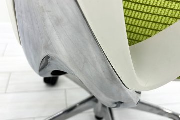 サブリナチェア 中古 オカムラ Sabrina 2018年製 ハイバック 肘無 背メッシュ 中古オフィス家具 C834BY-FSY5 ライムグリーンの画像