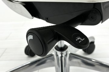 サブリナチェア 中古 オカムラ Sabrina 2018年製 ハイバック 肘無 背メッシュ 中古オフィス家具 ライムグリーンの画像