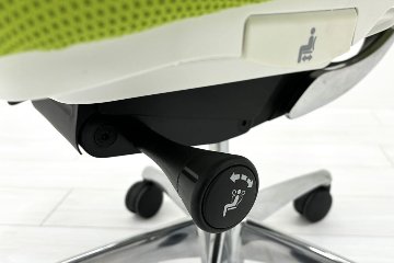 サブリナチェア 中古 オカムラ Sabrina 2018年製 ハイバック 肘無 背メッシュ 中古オフィス家具 ライムグリーンの画像