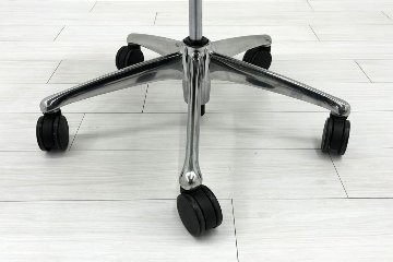 サブリナチェア 中古 オカムラ Sabrina 2018年製 ハイバック 肘無 背メッシュ 中古オフィス家具 ライムグリーンの画像