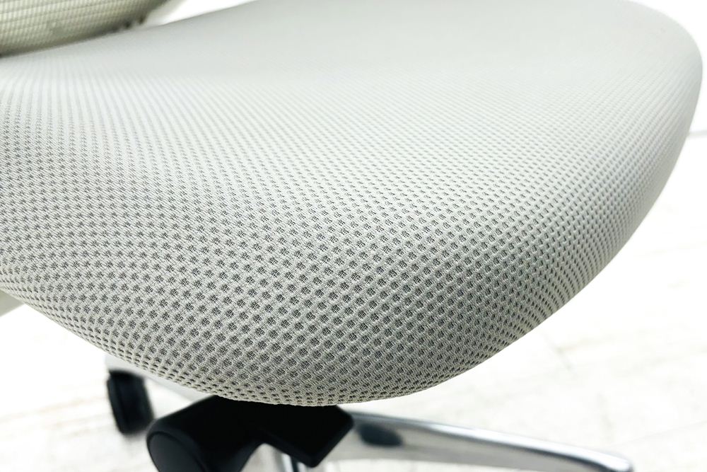 オカムラ サブリナチェア 中古 2014年製 ハイバック 可動肘 中古オフィス家具 アジャストアーム OKAMURA Sabrina ライトグレーの画像