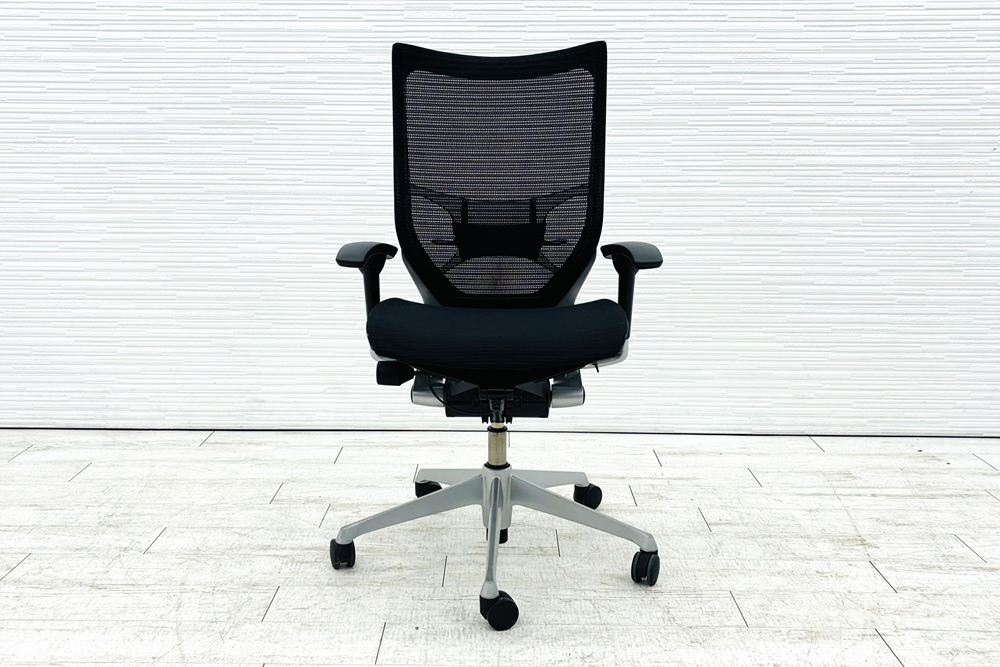バロンチェア 中古 オカムラ ハイバック ブラック 可動肘 シルバーフレーム Baron 中古オフィス家具 メッシュの画像