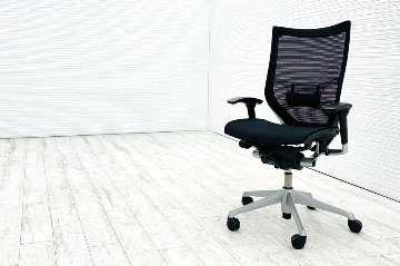 バロンチェア 中古 オカムラ ハイバック ブラック 可動肘 シルバーフレーム Baron 中古オフィス家具 メッシュの画像
