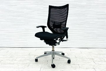 バロンチェア 中古 オカムラ ハイバック ブラック 可動肘 シルバーフレーム Baron 中古オフィス家具 メッシュの画像