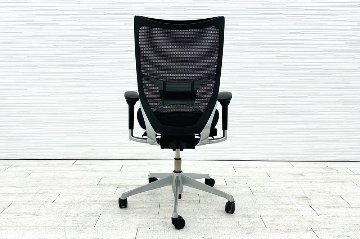 バロンチェア 中古 オカムラ ハイバック ブラック 可動肘 シルバーフレーム Baron 中古オフィス家具 メッシュの画像