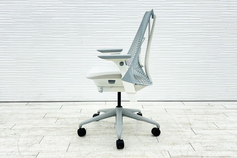 【未開封未使用品】 ハーマンミラー セイルチェア ミドルバック 中古 Herman Miller 中古オフィス家具 フルアジャスタブルアーム ランバーサポート グレーの画像