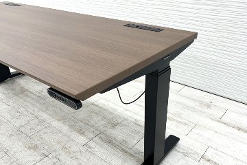オカムラ スイフト 幅1750 電動昇降デスク 中古デスク 中古机 中古オフィス家具 デスク 1750/675/650～1250の画像