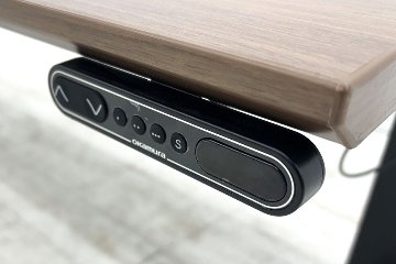 オカムラ スイフト 幅1750 電動昇降デスク 中古デスク 中古机 中古オフィス家具 デスク 1750/675/650～1250の画像