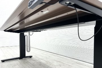 オカムラ スイフト 幅1750 電動昇降デスク 中古デスク 中古机 中古オフィス家具 デスク 1750/675/650～1250の画像