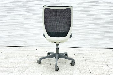 オカムラ CG-Mチェア 中古 2017年製 クッション 肘無 OKAMURA CG-M 中古オフィス家具 グレーの画像