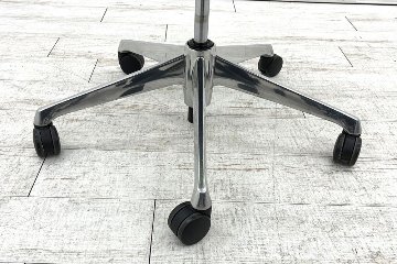 オカムラ バロンチェア 2017年製 中古 OKAMURA Baron 肘無 ハイバック 中古オフィス家具 座クッション ライムグリーンの画像