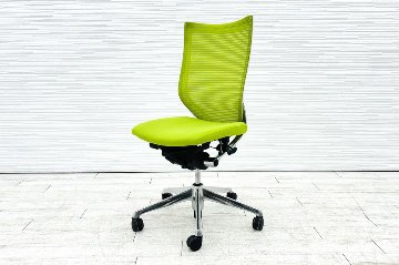 オカムラ バロンチェア 2017年製 中古 OKAMURA Baron 肘無 ハイバック 中古オフィス家具 座クッション ライムグリーンの画像