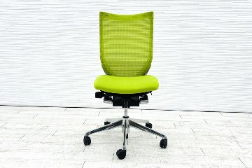オカムラ バロンチェア 2017年製 中古 OKAMURA Baron 肘無 ハイバック 中古オフィス家具 座クッション ライムグリーンの画像