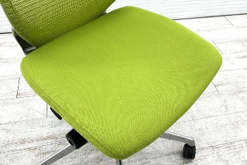 オカムラ バロンチェア 2017年製 中古 OKAMURA Baron 肘無 ハイバック 中古オフィス家具 座クッション ライムグリーンの画像