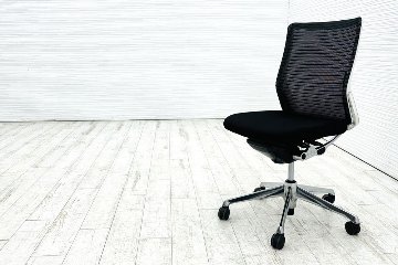 オカムラ コーラルチェア ミドルバック 中古 クッション 肘無 中古オフィス家具 ブラックの画像