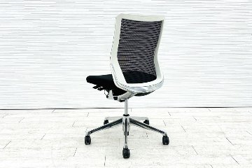 オカムラ コーラルチェア ミドルバック 中古 クッション 肘無 中古オフィス家具 ブラックの画像