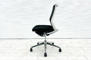 オカムラ コーラルチェア ミドルバック 中古 クッション 肘無 中古オフィス家具 ブラックの画像
