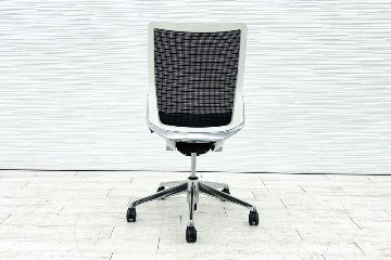 オカムラ コーラルチェア ミドルバック 中古 クッション 肘無 中古オフィス家具 ブラックの画像