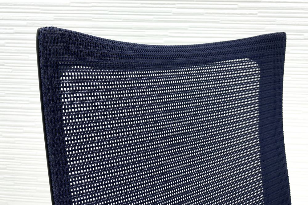 オカムラ バロンチェア ハイバックメッシュ 中古 OKAMURA Baron 中古オフィス家具 固定肘 座メッシュ デザインアーム ダークブルーの画像