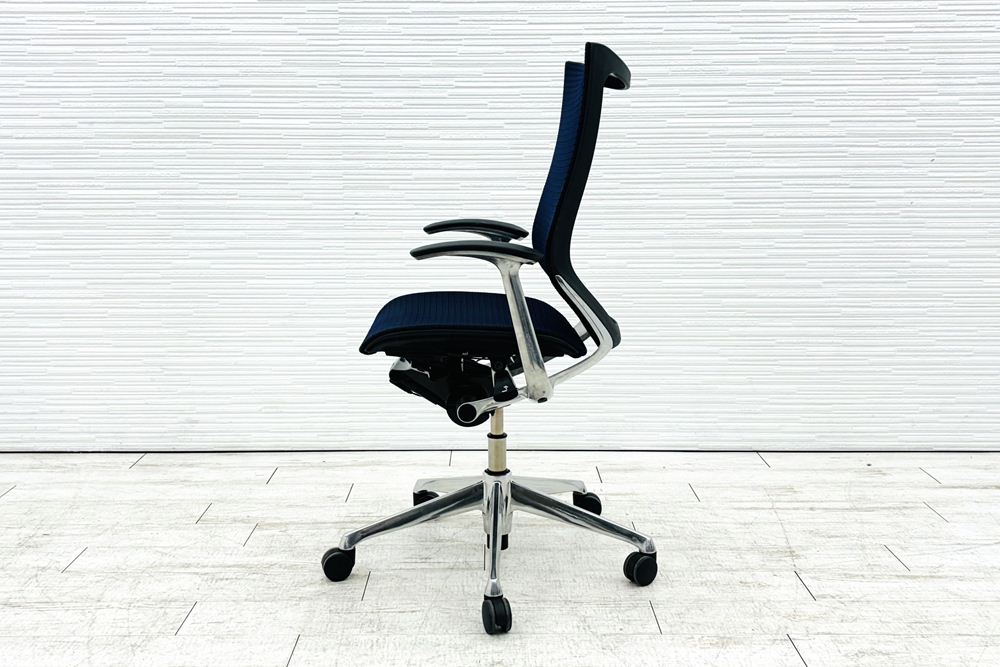 オカムラ バロンチェア ハイバックメッシュ 中古 OKAMURA Baron 中古オフィス家具 固定肘 座メッシュ デザインアーム ダークブルーの画像