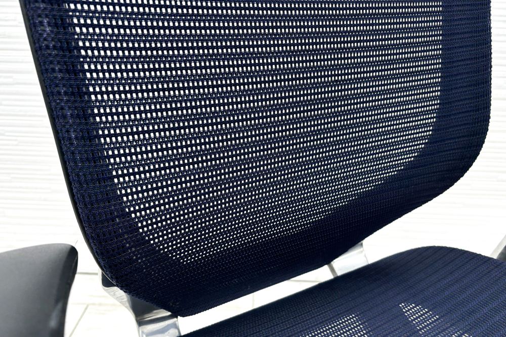 オカムラ バロンチェア ハイバックメッシュ 中古 OKAMURA Baron 中古オフィス家具 固定肘 座メッシュ デザインアーム ダークブルーの画像