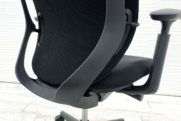オカムラ シルフィーチェア 中古 ハイバック 可動肘 OKAMURA Sylphy 中古オフィス家具 ブラック 背クッションタイプの画像