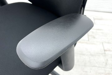 オカムラ シルフィーチェア 中古 ハイバック 可動肘 OKAMURA Sylphy 中古オフィス家具 ブラック 背クッションタイプの画像