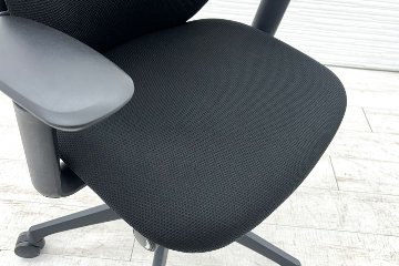 オカムラ シルフィーチェア 中古 ハイバック 可動肘 OKAMURA Sylphy 中古オフィス家具 ブラック 背クッションタイプの画像