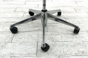 オカムラ バロンチェア 中古 2017年製 可動肘(アジャストアーム) ハイバック 座クッション 中古オフィス家具 ダークブルー OKAMURA Baronの画像