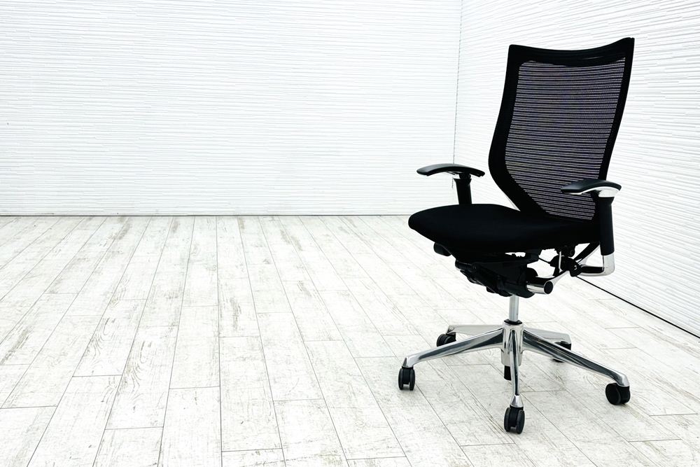 バロンチェア 中古 2022年製 オカムラ Baron ブラック 可動肘 ハイバック ポリッシュフレーム 中古オフィス家具 座クッションの画像