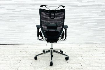 オカムラ バロンチェア ローバック 中古 ポリッシュフレーム 座クッション バロン 可動肘 中古オフィス家具 ブラックの画像