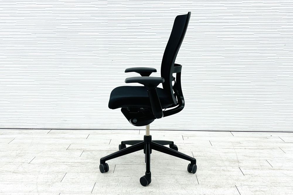 ヘイワース ゾディチェア 中古 HAWORTH ゾディ 上下可動肘 ランバーサポート 中古オフィス家具 ブラック系の画像