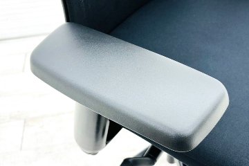 ヘイワース ゾディチェア 中古 HAWORTH ゾディ 上下可動肘 ランバーサポート 中古オフィス家具 ブラック系の画像
