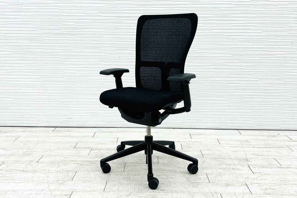 ヘイワース ゾディチェア 中古 HAWORTH ゾディ 上下可動肘 中古オフィス家具 ブラック系の画像