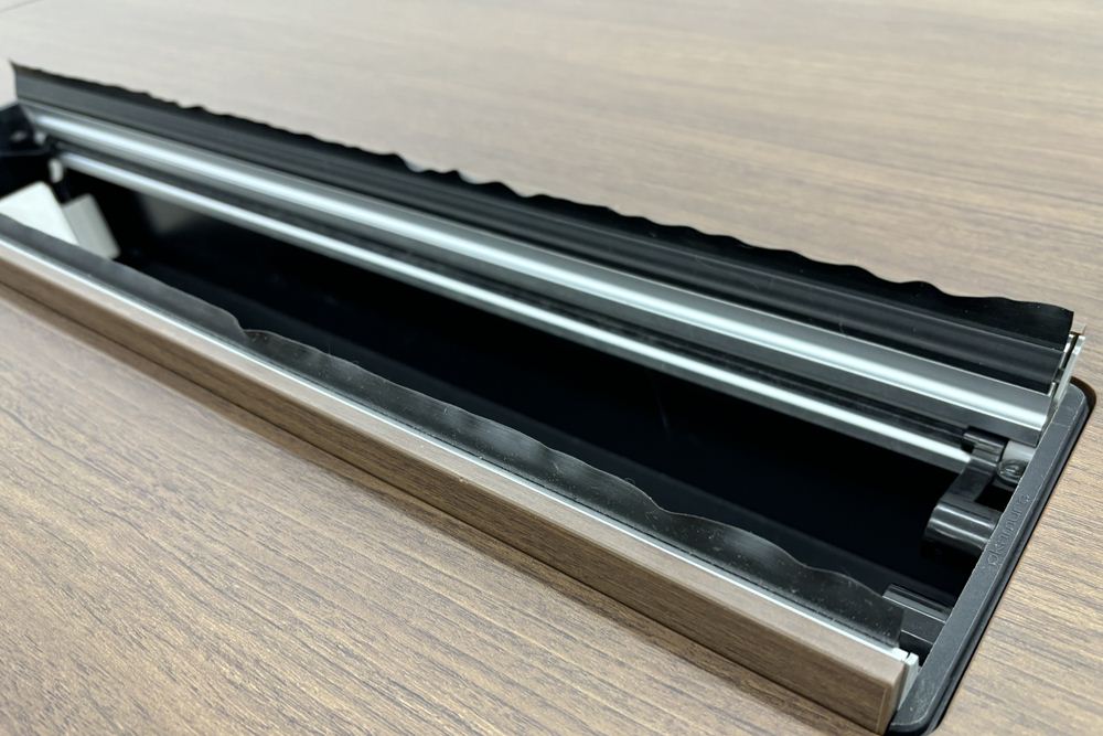 オカムラ ラティオ 中古 幅3600 ミーティングテーブル 大型会議テーブル 中古オフィス家具 ネオウッドダーク 3600/1200/720の画像