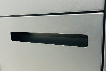 オカムラ 8人用ロッカー 中古 モバイルロッカー メール投函口 中古オフィス家具 4Z6XRY ZK25 900/450/1810 ブラックの画像