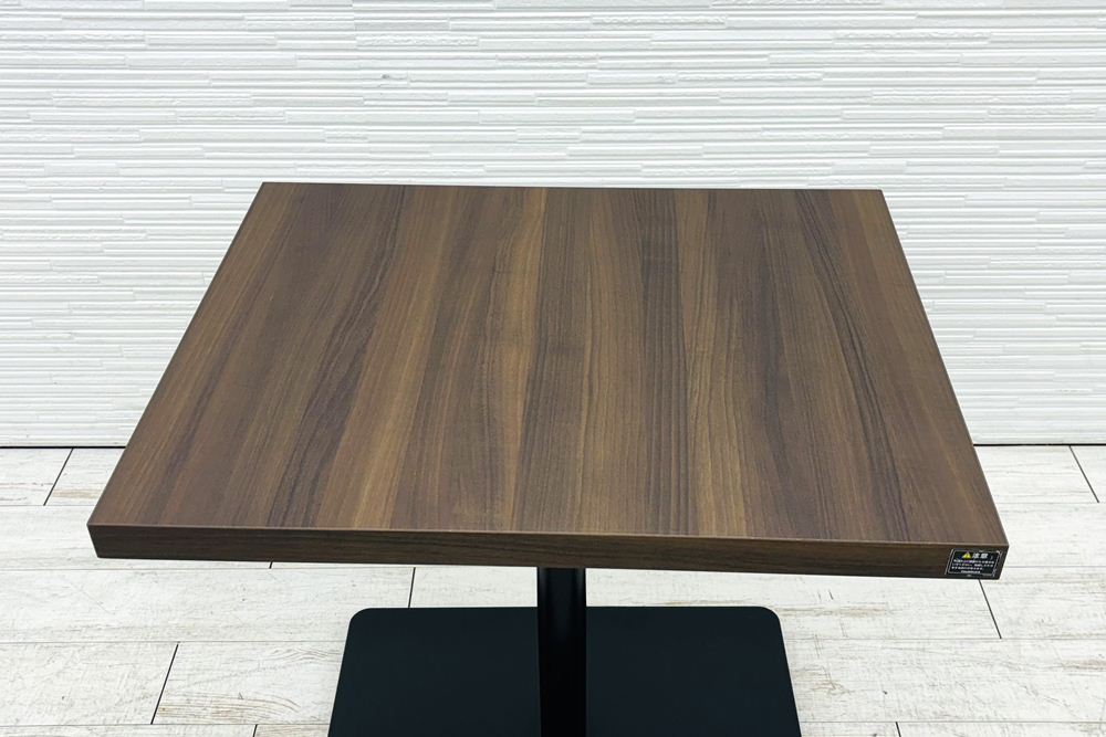 オカムラ Alt Piazza(アルトピアッツァ)シリーズ 中古 ミーティングテーブル 休憩室用テーブル カフェテーブル 中古オフィス家具 750/600/720の画像
