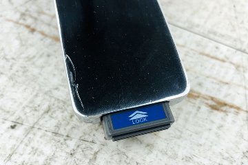 コクヨ デイズオフィス フリップトップ flip top 中古 休憩室用テーブル ミーティングテーブル 中古オフィス家具 800/800/720の画像