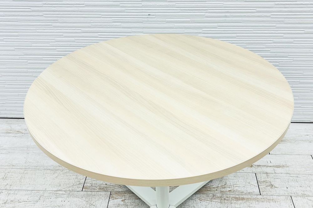 オカムラ ライブス 中古 Lives 丸テーブル ミーティングテーブル 会議机 カフェテーブル 中古オフィス家具 900/900/720の画像