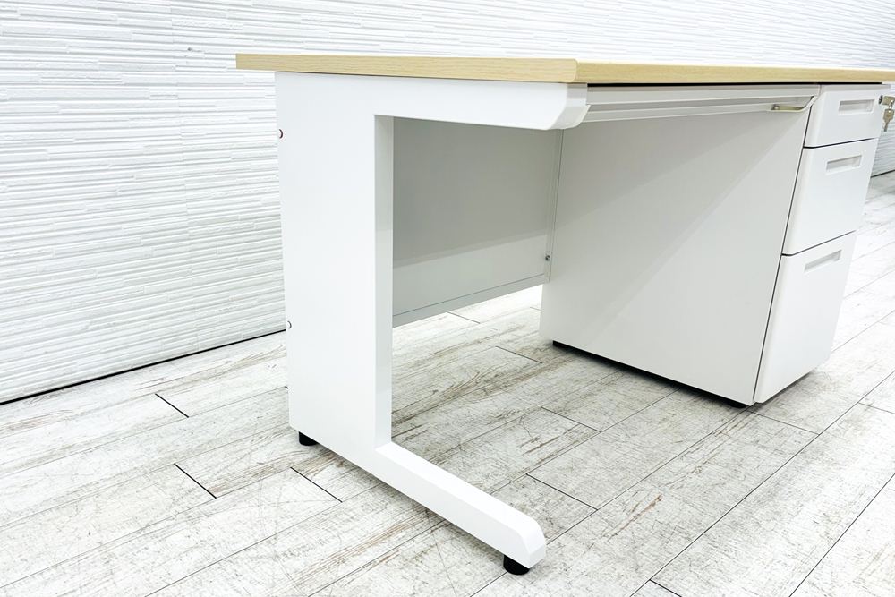 新品デスク 新品机 片袖机 片袖デスク スチールデスク 事務机 オフィスデスク 中古オフィス家具 1200/700/700 NA/WH/WHの画像