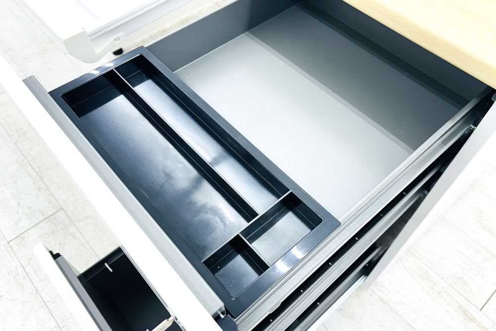 新品デスク 新品机 片袖机 片袖デスク スチールデスク 事務机 オフィスデスク 中古オフィス家具 1200/700/700 NA/WH/WHの画像