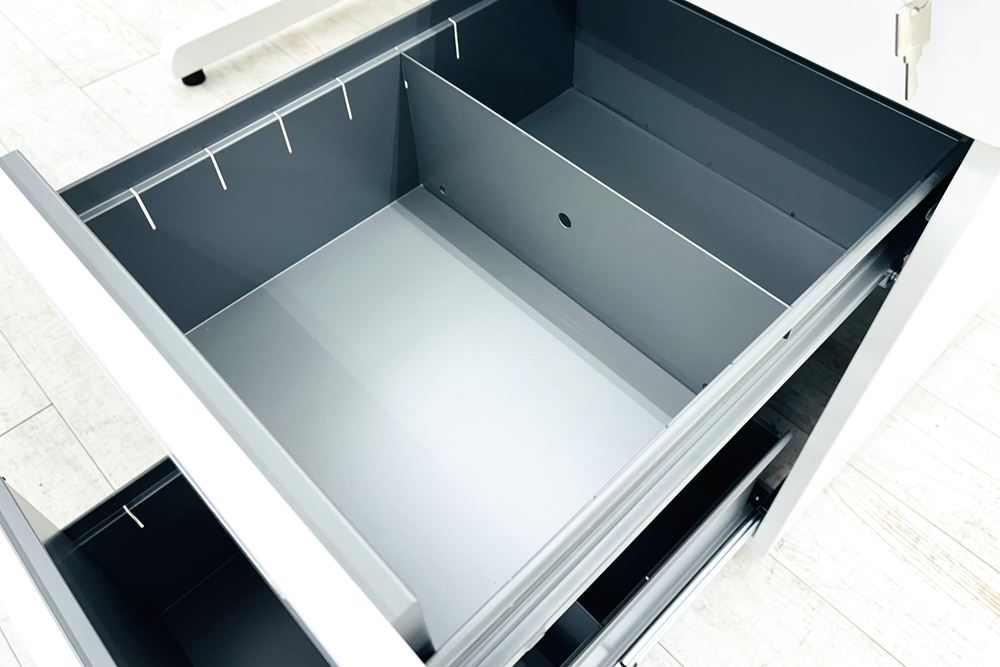 新品デスク 新品机 片袖机 片袖デスク スチールデスク 事務机 オフィスデスク 中古オフィス家具 1200/700/700 NA/WH/WHの画像
