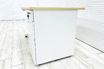 新品デスク 新品机 片袖机 片袖デスク スチールデスク 事務机 オフィスデスク 中古オフィス家具 1200/700/700 NA/WH/WHの画像