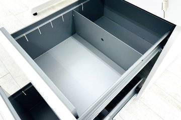 新品デスク 新品机 片袖机 片袖デスク スチールデスク 事務机 オフィスデスク 中古オフィス家具 1200/700/700 NA/WH/WHの画像