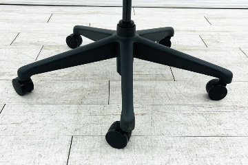 【未開封未使用品】 ハーマンミラー アーロンチェア リマスタード Aサイズ フル装備 中古 Herman Miller Aeron Chairs 中古オフィス家具 グラファイトの画像