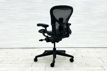 【未開封未使用品】 ハーマンミラー アーロンチェア リマスタード Aサイズ フル装備 中古 Herman Miller Aeron Chairs 中古オフィス家具 グラファイトの画像