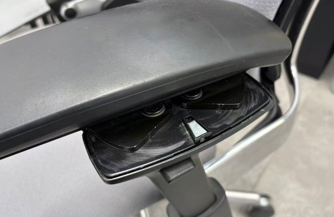 リープチェア 中古 V2 スチールケース ヘッドレスト付き Steelcase Leap 中古オフィス家具 グレーの画像
