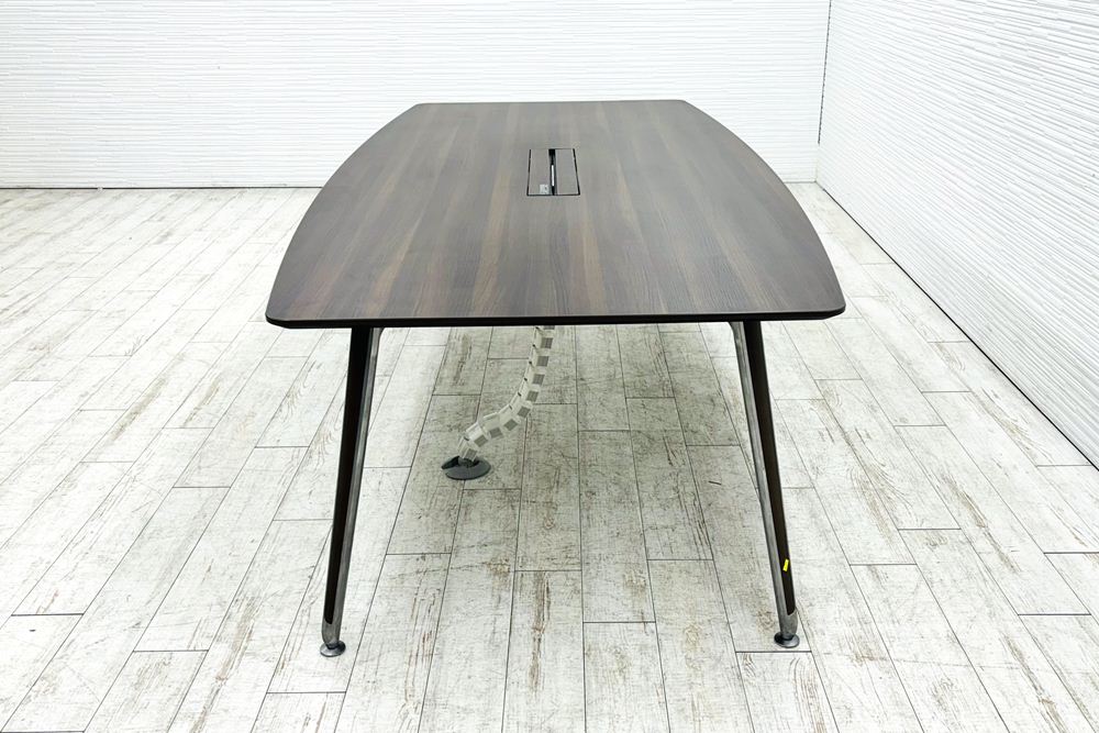 オカムラ プリシード 中古 小型会議テーブル 幅2400 ミーティングテーブル 会議机 中古オフィス家具 舟形天板 2400/1200/720の画像