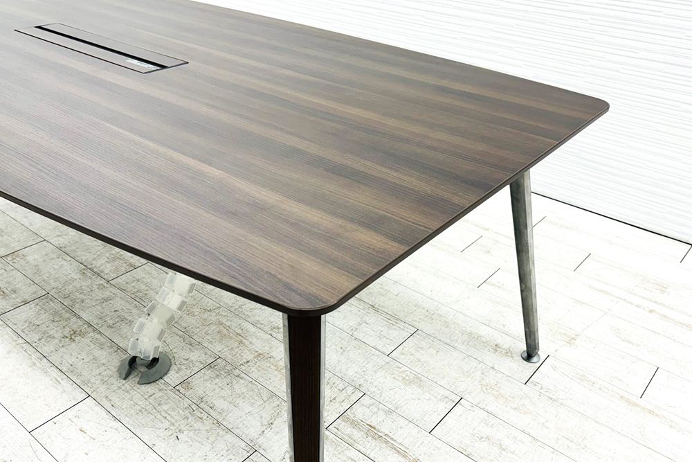 オカムラ プリシード 中古 小型会議テーブル 幅2400 ミーティングテーブル 会議机 中古オフィス家具 舟形天板 2400/1200/720の画像