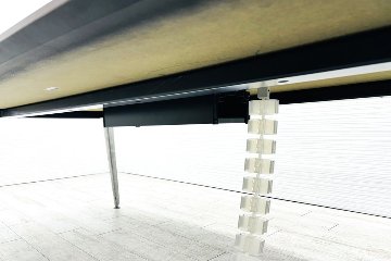 オカムラ プリシード 中古 小型会議テーブル 幅2400 ミーティングテーブル 会議机 中古オフィス家具 舟形天板 2400/1200/720の画像